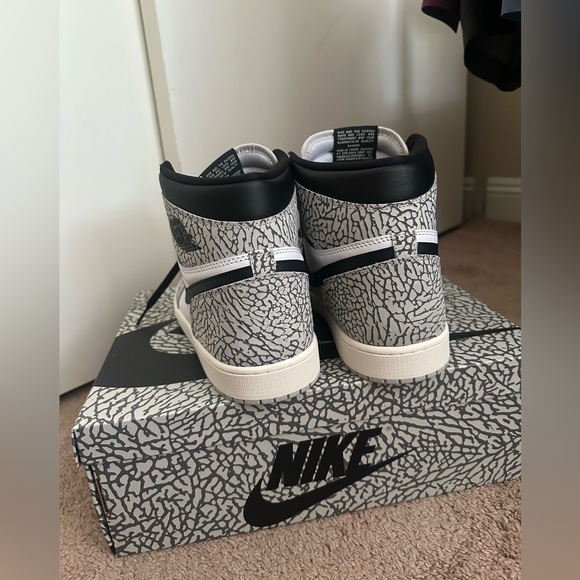 Air Jordan 1 Retro High OG ‘White Cement’ - Picture 5 of 12